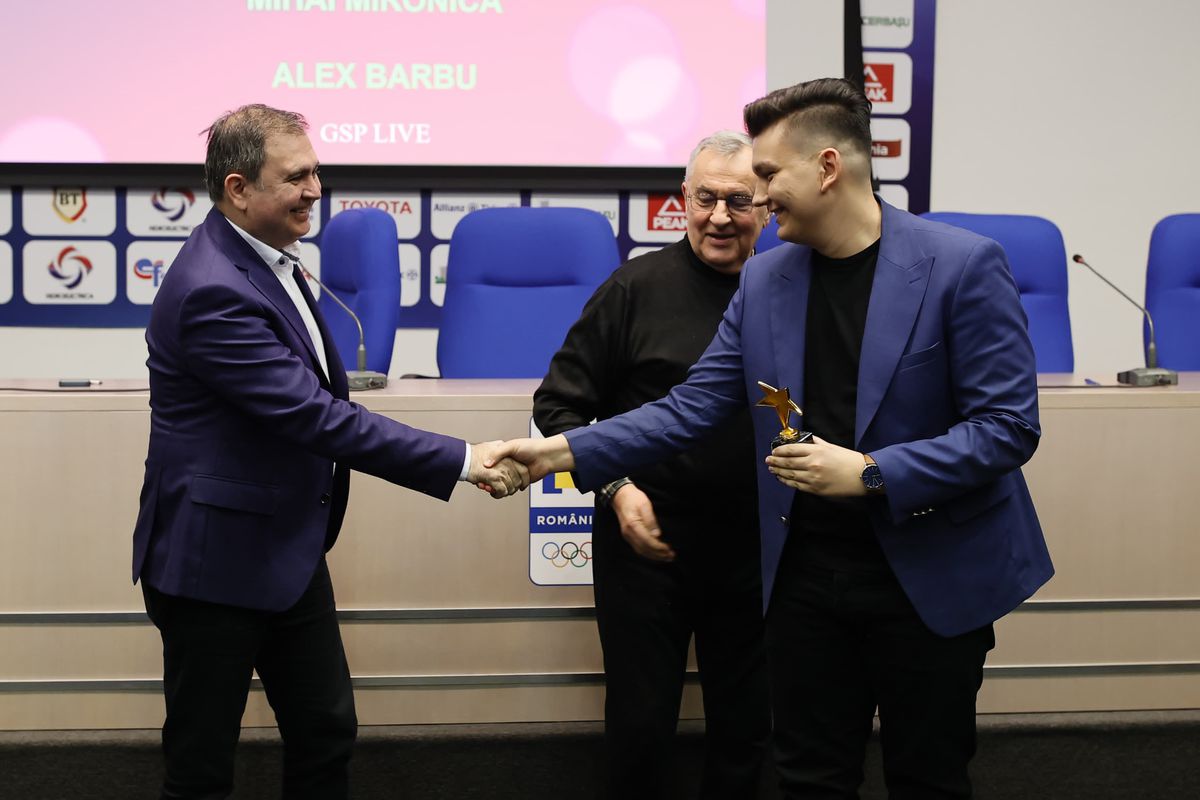 „Trebuie s-o spun p-asta, că n-o știi!” » Dezvăluirea lui Mircea Lucescu pentru Marius Lăcătuș după 40 de ani: „Mi s-a impus să nu te mai iau la națională!”