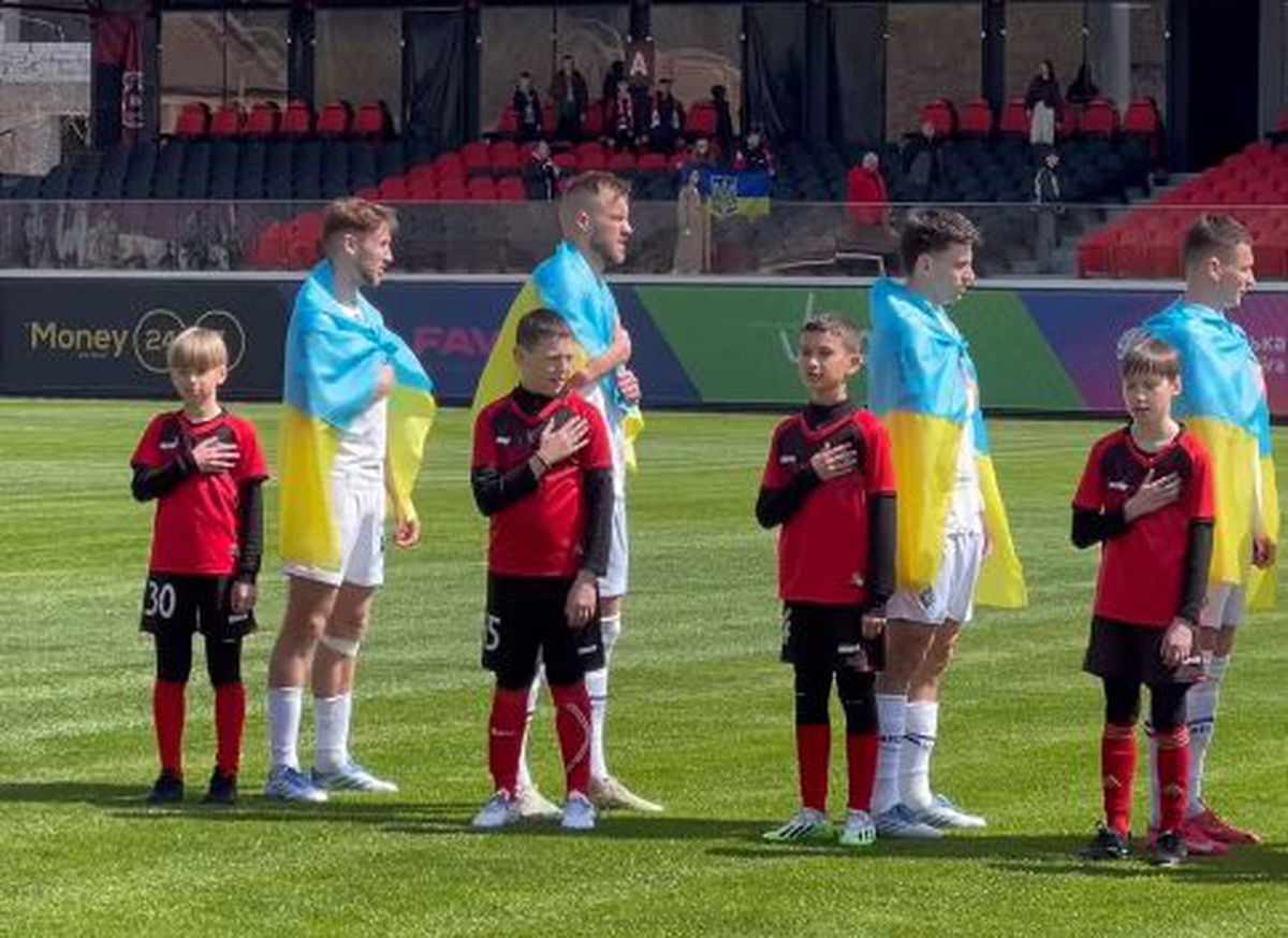 Meciul lui Dinamo Kiev, încheiat la aproape 3 ore de la start