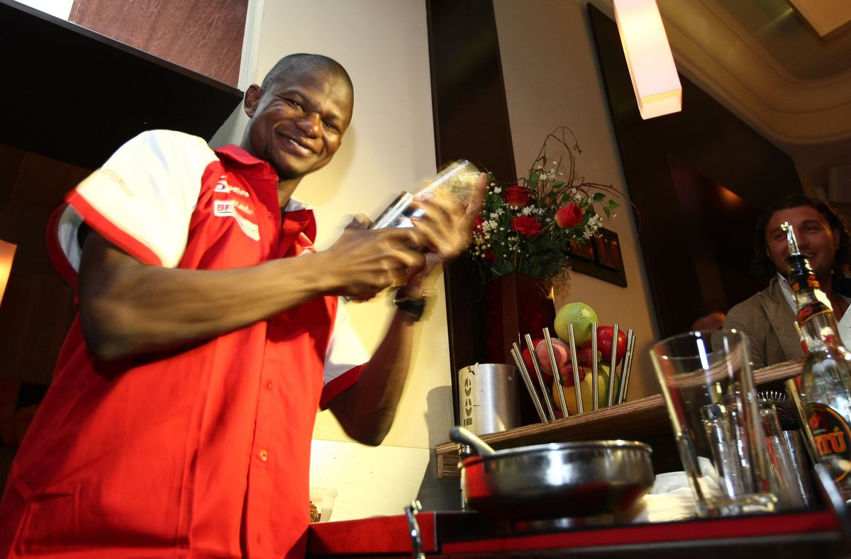 De ce a venit în România jucătorul adus cu petale de trandafiri și covor roșu: „Să se bucure de viața de noapte. Cui nu-i place?!”