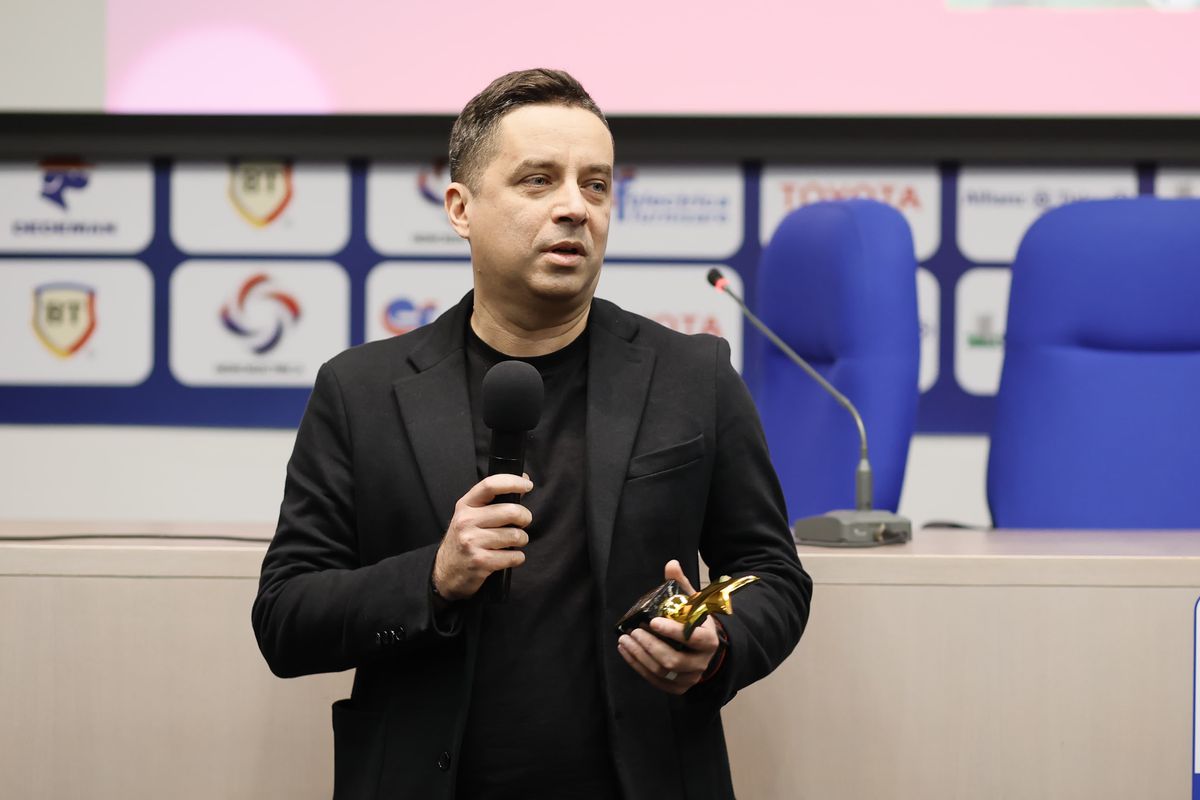 „Trebuie s-o spun p-asta, că n-o știi!” » Dezvăluirea lui Mircea Lucescu pentru Marius Lăcătuș după 40 de ani: „Mi s-a impus să nu te mai iau la națională!”