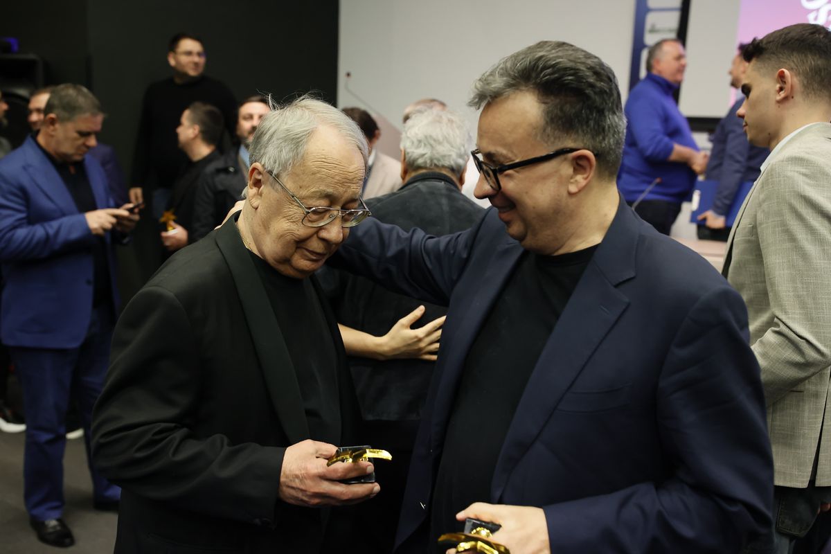 „Trebuie s-o spun p-asta, că n-o știi!” » Dezvăluirea lui Mircea Lucescu pentru Marius Lăcătuș după 40 de ani: „Mi s-a impus să nu te mai iau la națională!”