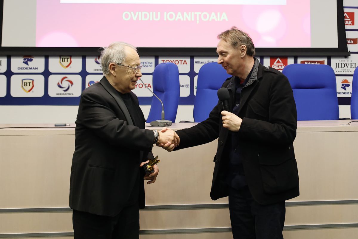 „Trebuie s-o spun p-asta, că n-o știi!” » Dezvăluirea lui Mircea Lucescu pentru Marius Lăcătuș după 40 de ani: „Mi s-a impus să nu te mai iau la națională!”