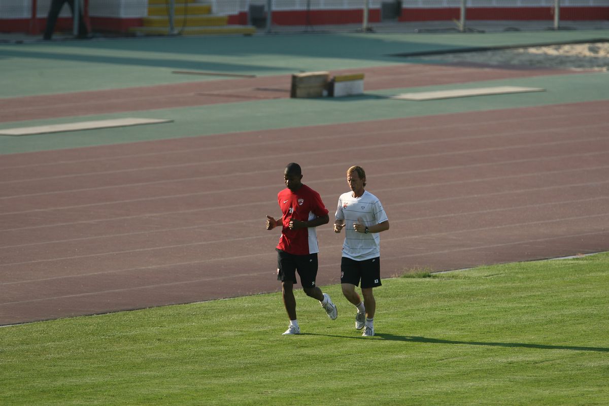 De ce a venit în România jucătorul adus cu petale de trandafiri și covor roșu: „Să se bucure de viața de noapte. Cui nu-i place?!”