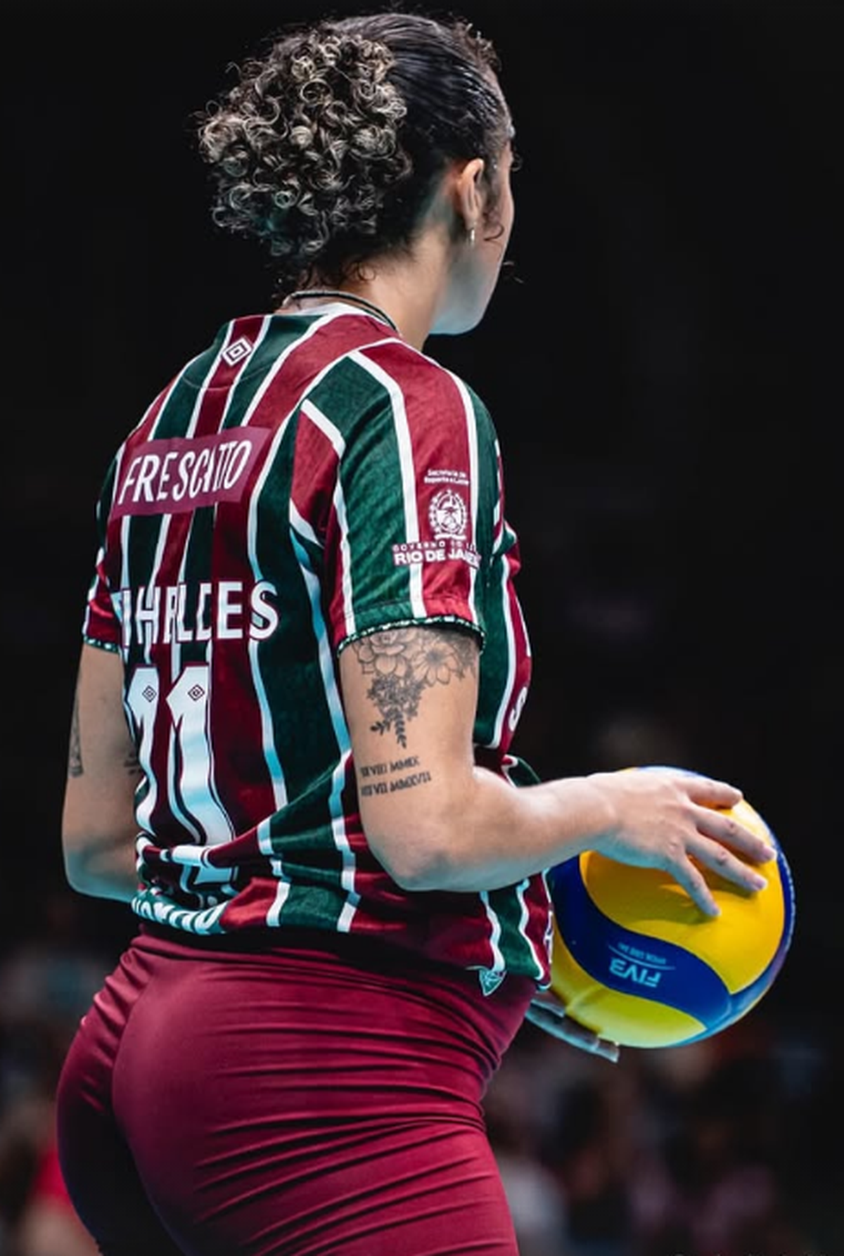 Așa ceva nu prea vezi: voleibalista a jucat un meci în luna a cincea de sarcină!