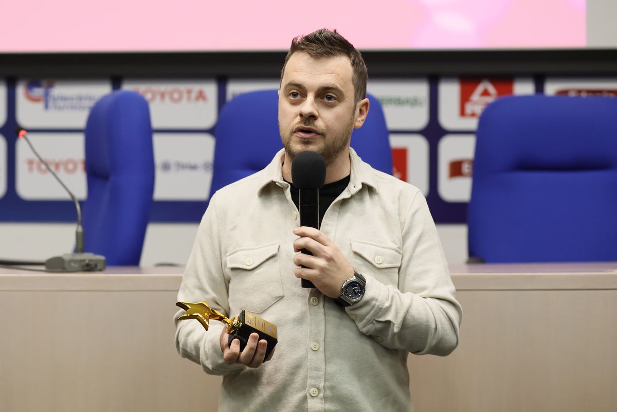 „Trebuie s-o spun p-asta, că n-o știi!” » Dezvăluirea lui Mircea Lucescu pentru Marius Lăcătuș după 40 de ani: „Mi s-a impus să nu te mai iau la națională!”