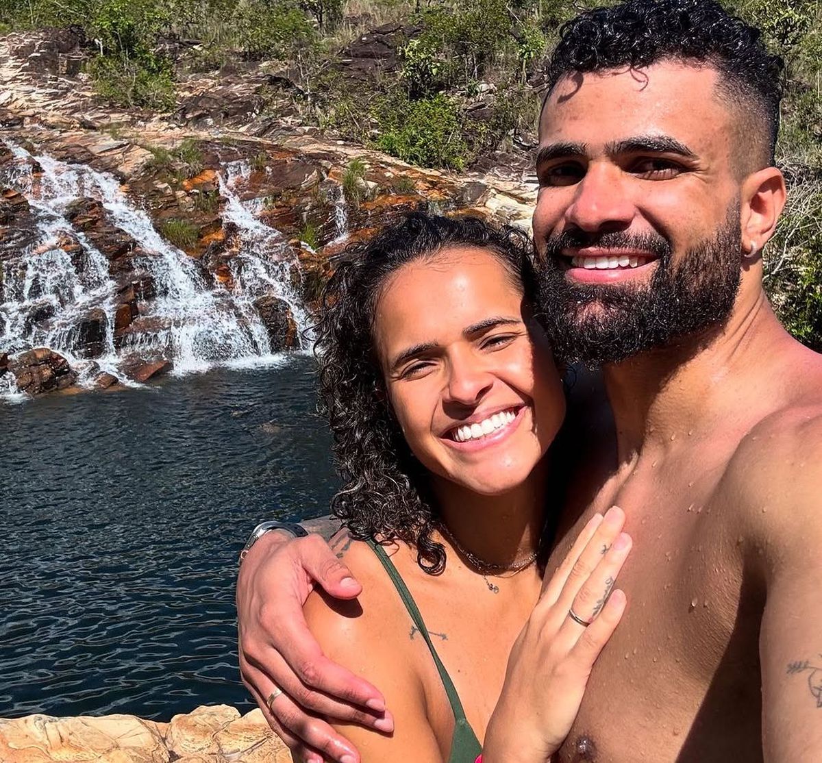 Așa ceva nu prea vezi: voleibalista a jucat un meci în luna a cincea de sarcină!