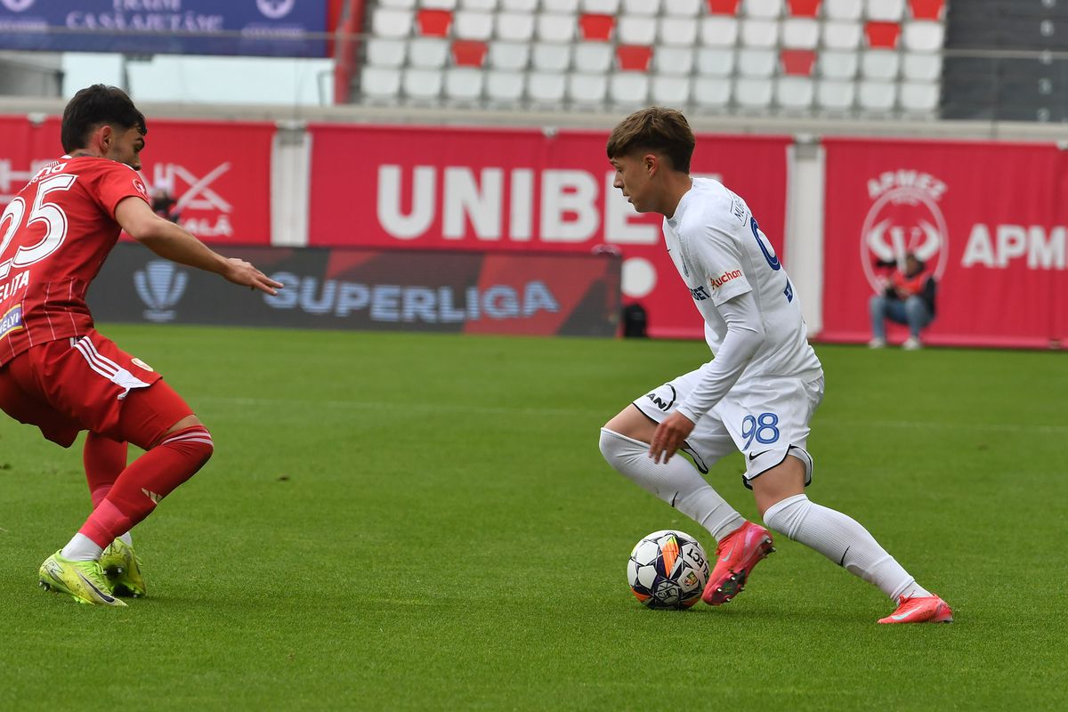 Hagi l-a învins pe Dorinel Munteanu! Sepsi, în prăpastie după UMILINȚA cu Farul » Clasament incredibil în play-out