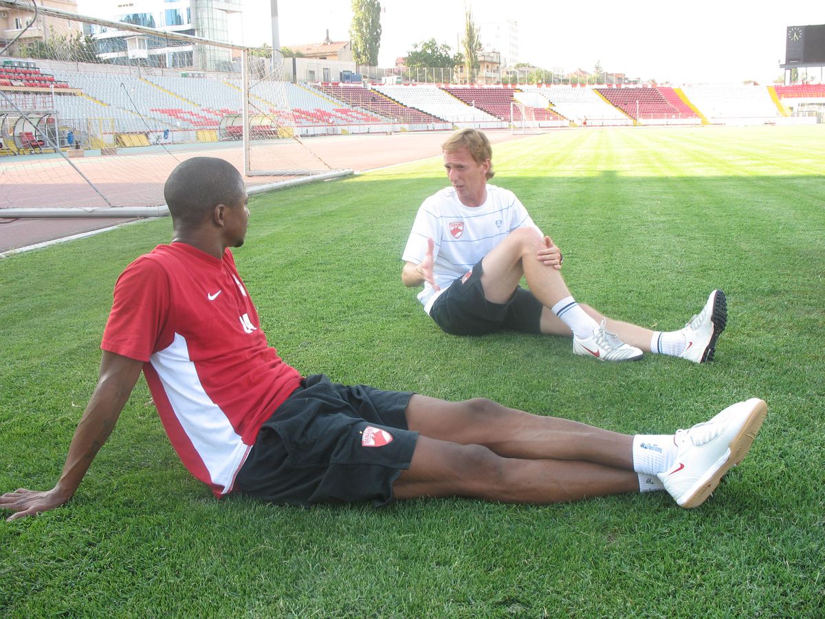 De ce a venit în România jucătorul adus cu petale de trandafiri și covor roșu: „Să se bucure de viața de noapte. Cui nu-i place?!”