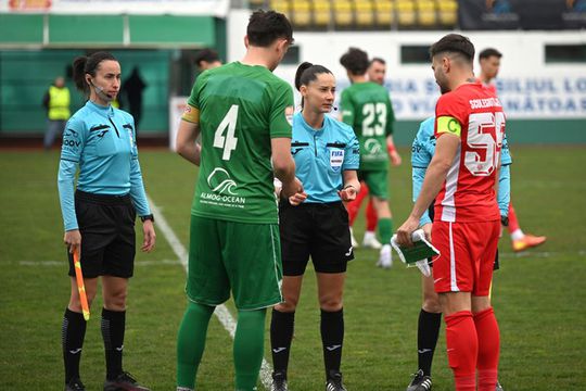 Oficialii Chiajnei pun rușinea cu Muscelul Câmpulung și pe seama arbitrajului Iulianei Demetrescu. Foto: sportpictures.eu