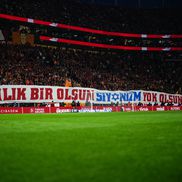 Mircea Lucescu, omagiat la Galatasaray - Kocaelispor / Foto: Imago Images