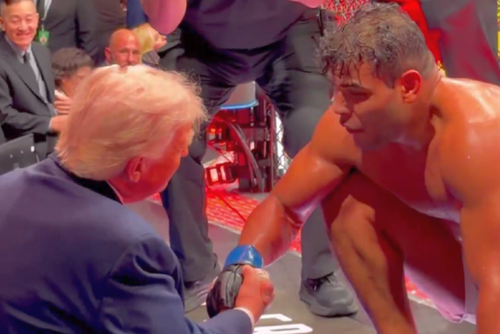 Momentul dintre Paulo Costa și Donald Trump