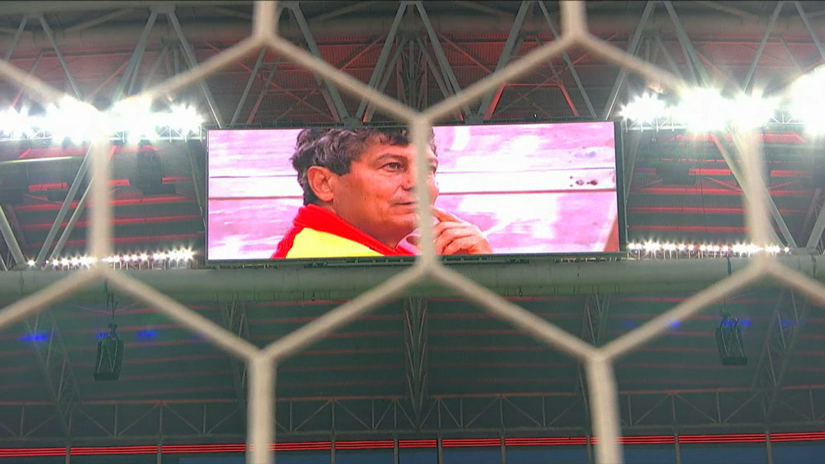 Mircea Lucescu, omagiat la Galatasaray - Kocaelispor