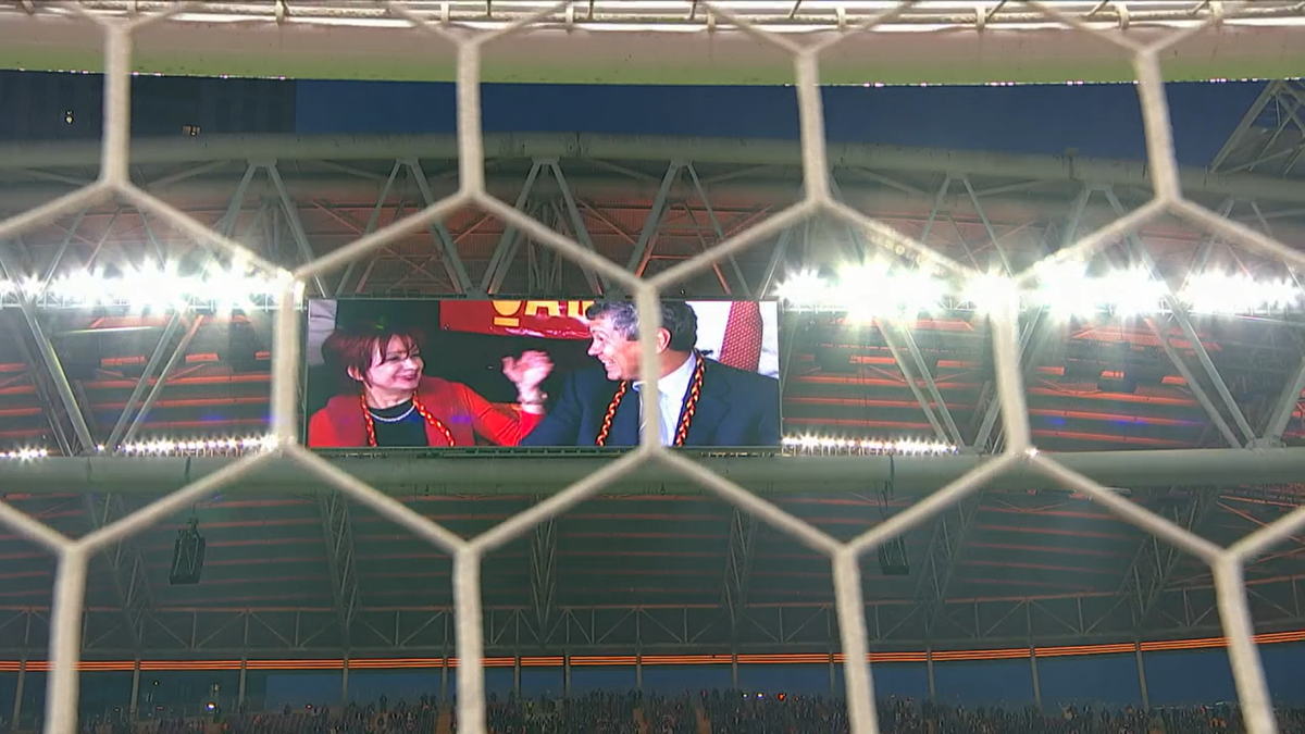 Mircea Lucescu, omagiat la Galatasaray - Kocaelispor