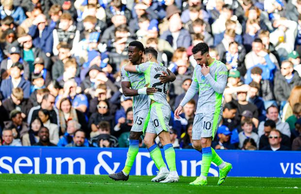 Manchester City a năucit-o pe Chelsea după pauză și relansează lupta la titlu în Premier League