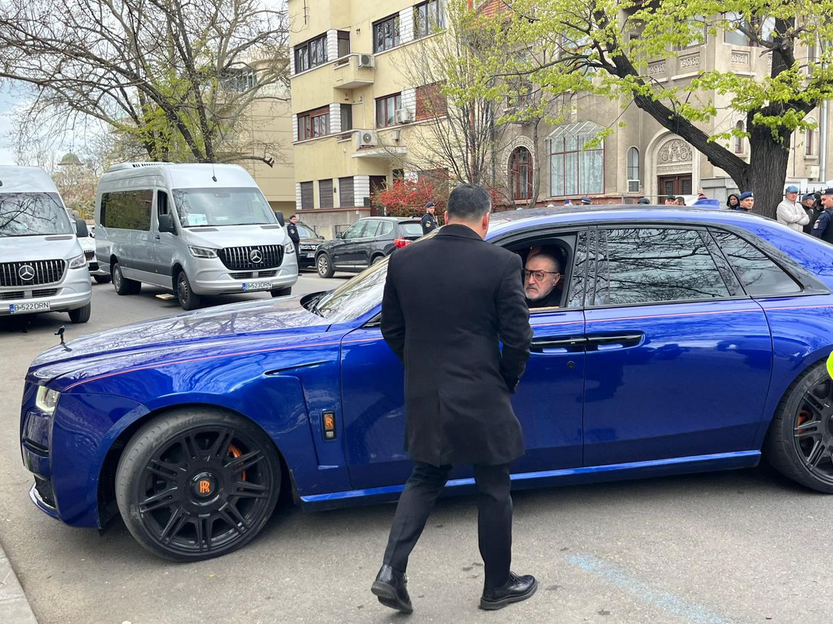 De Paști, Gigi Becali a dat peste cap radarul pe Șoseaua Pipera. Rămas fără permis, acuză polițiștii: „Sunt 4 benzi, cum să merg?!”