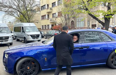 De Paști, Gigi Becali a dat peste cap radarul pe Șoseaua Pipera. Rămas fără permis, acuză polițiștii: „Sunt 4 benzi, cum să merg?!”