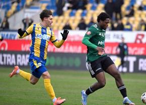 Gol rapid și cartonaș roșu în Unirea Slobozia - Petrolul, pentru salvarea de la retrogradare