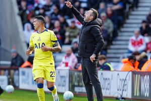 Debut cu stângul pentru Roberto De Zerbi pe banca lui Tottenham: ce a decis în cazul lui Drăgușin