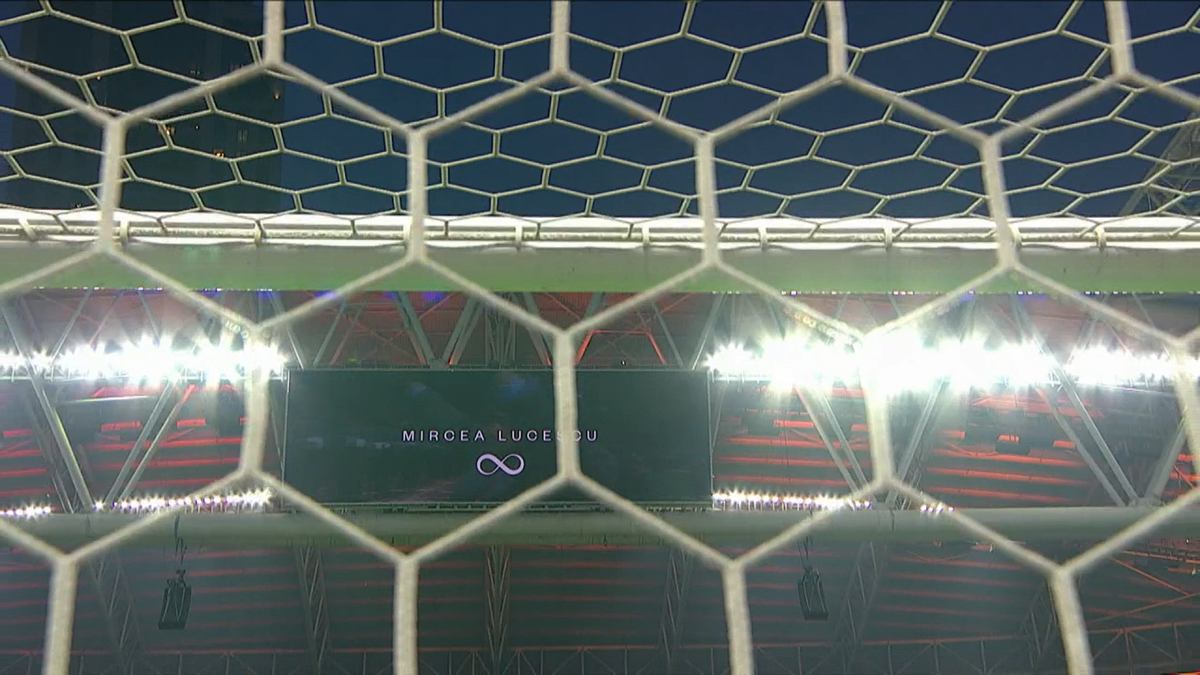 Mircea Lucescu, omagiat la Galatasaray - Kocaelispor