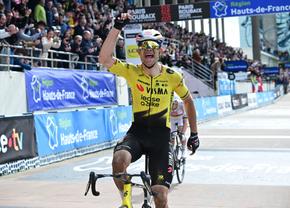 Wout van Aert a câștigat Paris-Roubaix 2026, Tadej Pogacar încă așteaptă recordul de Monumente: „Mă întorc, dar poate nu anul viitor”