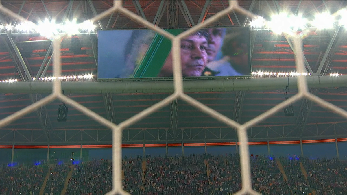 Mircea Lucescu, omagiat la Galatasaray - Kocaelispor