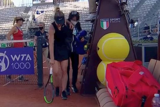 Simona Halep a abandonat în turul II al turneului de la Roma // FOTO: Captură DigiSport 2