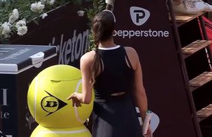 Sorana Cîrstea a răbufnit în meciul cu Ostapenko » A mers direct la arbitrul de linie: „Nu se poate juca!”