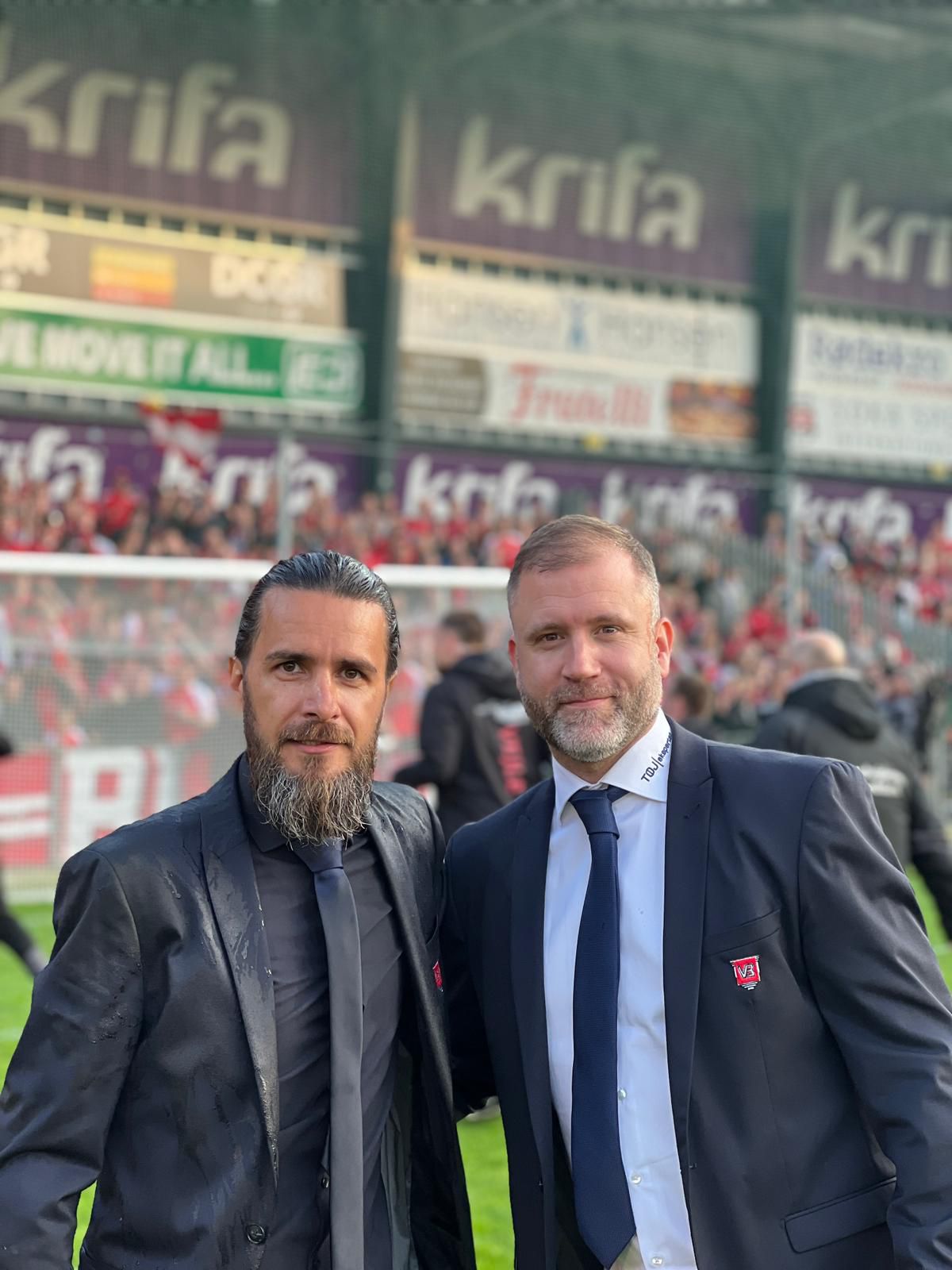 Români de succes în Danemarca: „Non-stop pe locul 1. Urmează un campionat de unde granzii Europei își fac transferurile” » Imagini de senzație de la promovarea fostului șef dinamovist