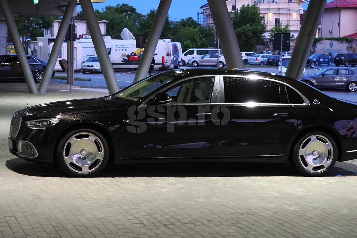 Mititelu a venit cu bolidul de peste 200.000 de euro la FCU Craiova - Hermannstadt » Ce a făcut înainte de meci