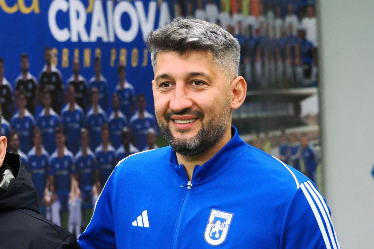 Scandal uriaș la Craiova » FCU a retrogradat, ultrașii au distrus peluza și au întrerupt meciul cu Hermannstadt