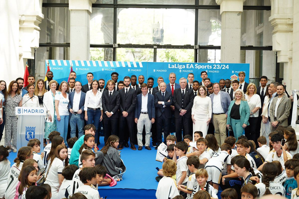 Carlo Ancelotti a făcut show la fiesta lui Real de pe străzile Madridului. Ce vis și-a îndeplinit antrenorul italian!