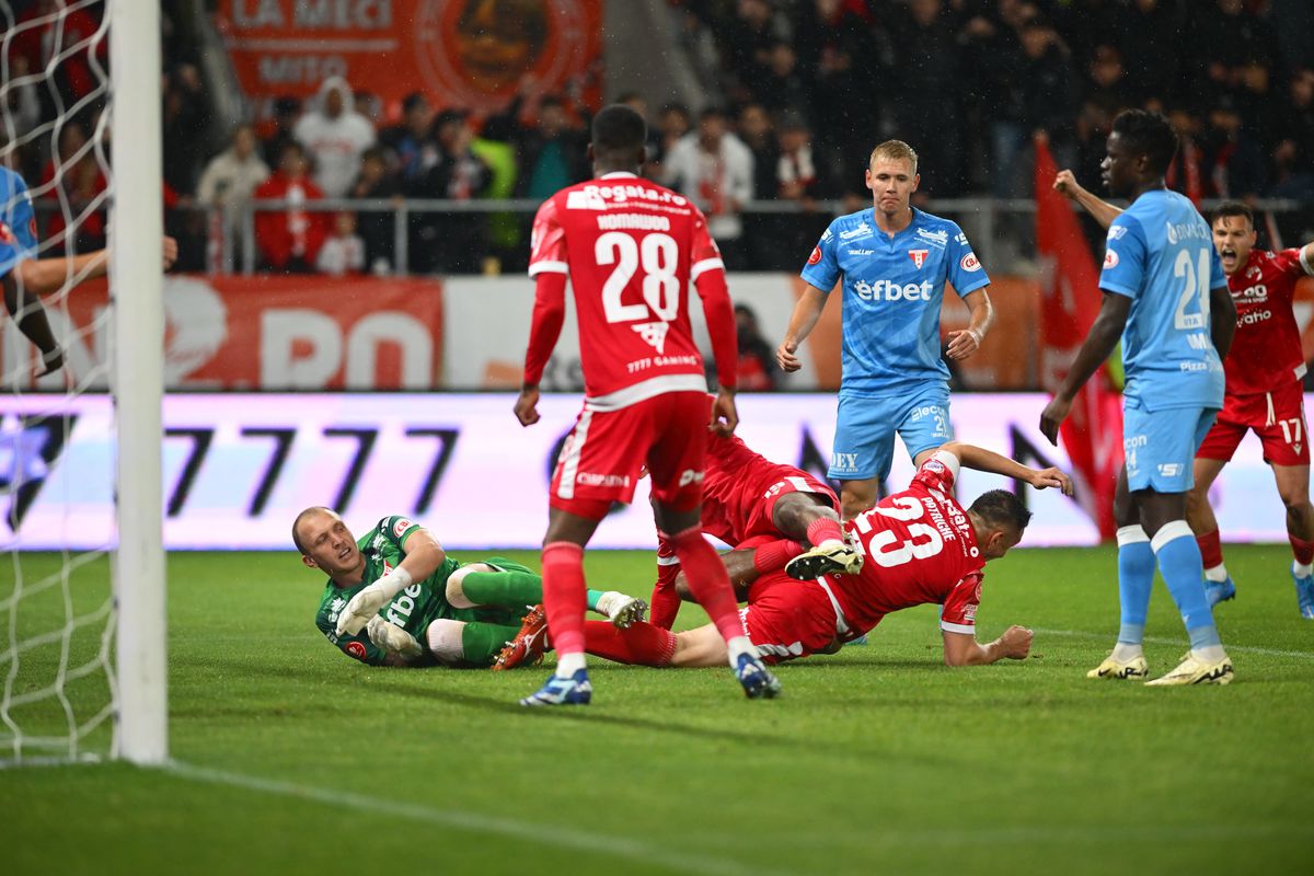 Rednic, conferință curioasă: „Eu am făcut ceva pentru Dinamo. S-a văzut și azi!” + îl atacă pe dușmanul din tabăra „câinilor”: „Salariu de nesimțit”