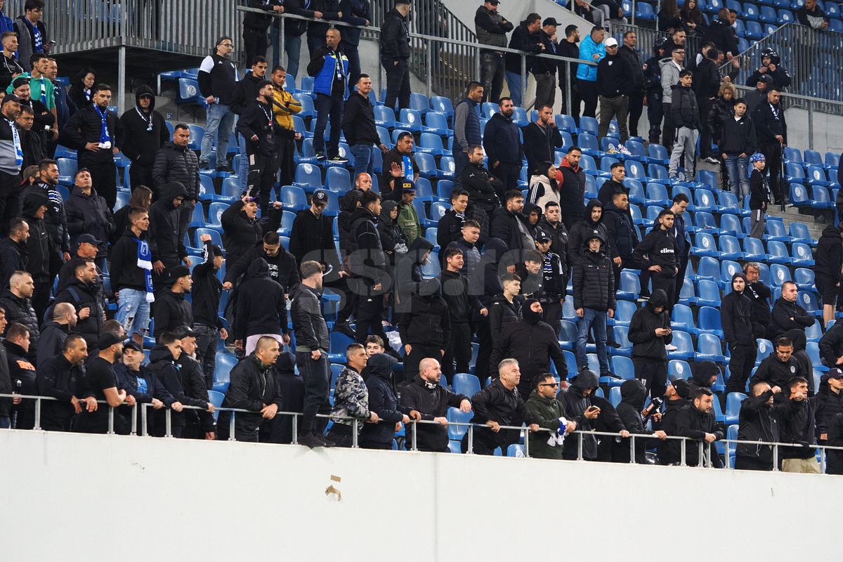 FCU Craiova - Hermannstadt. Scaune aruncate pe teren, meci întrerupt