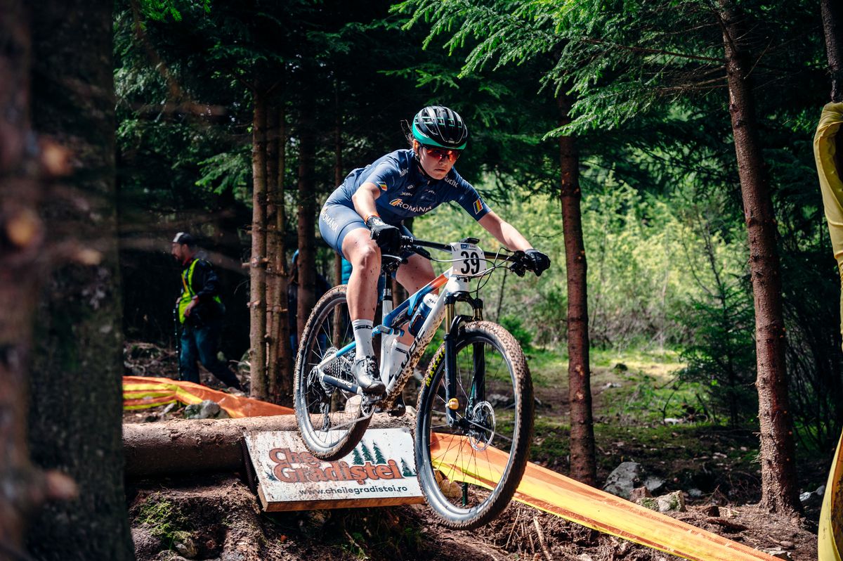 O junioare din Slovenia face senzație la Campionatele Europene de Mountain Bike