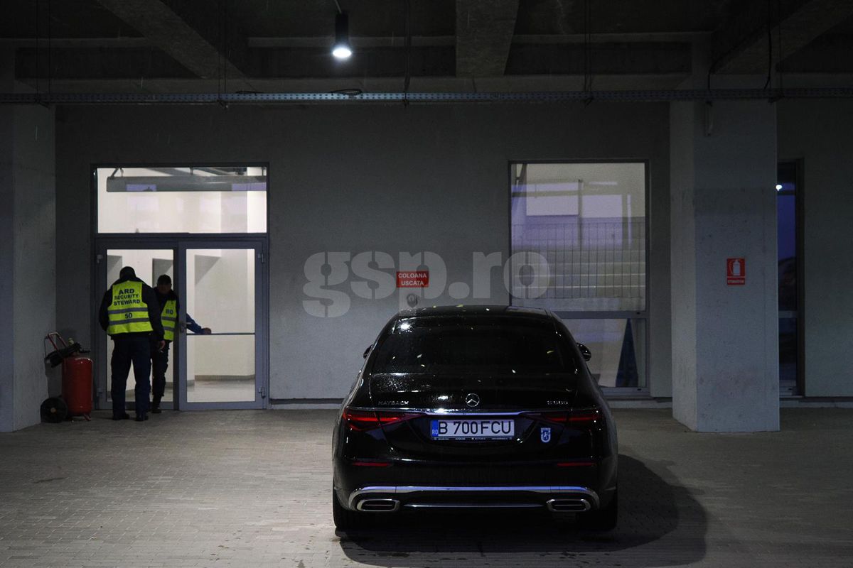 Mititelu a venit cu bolidul de peste 200.000 de euro la FCU Craiova - Hermannstadt » Ce a făcut înainte de meci