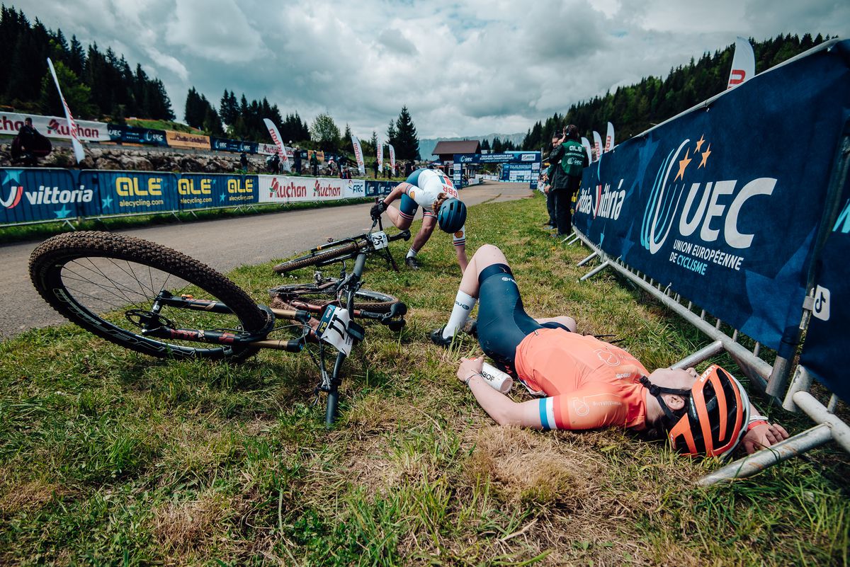 O junioare din Slovenia face senzație la Campionatele Europene de Mountain Bike