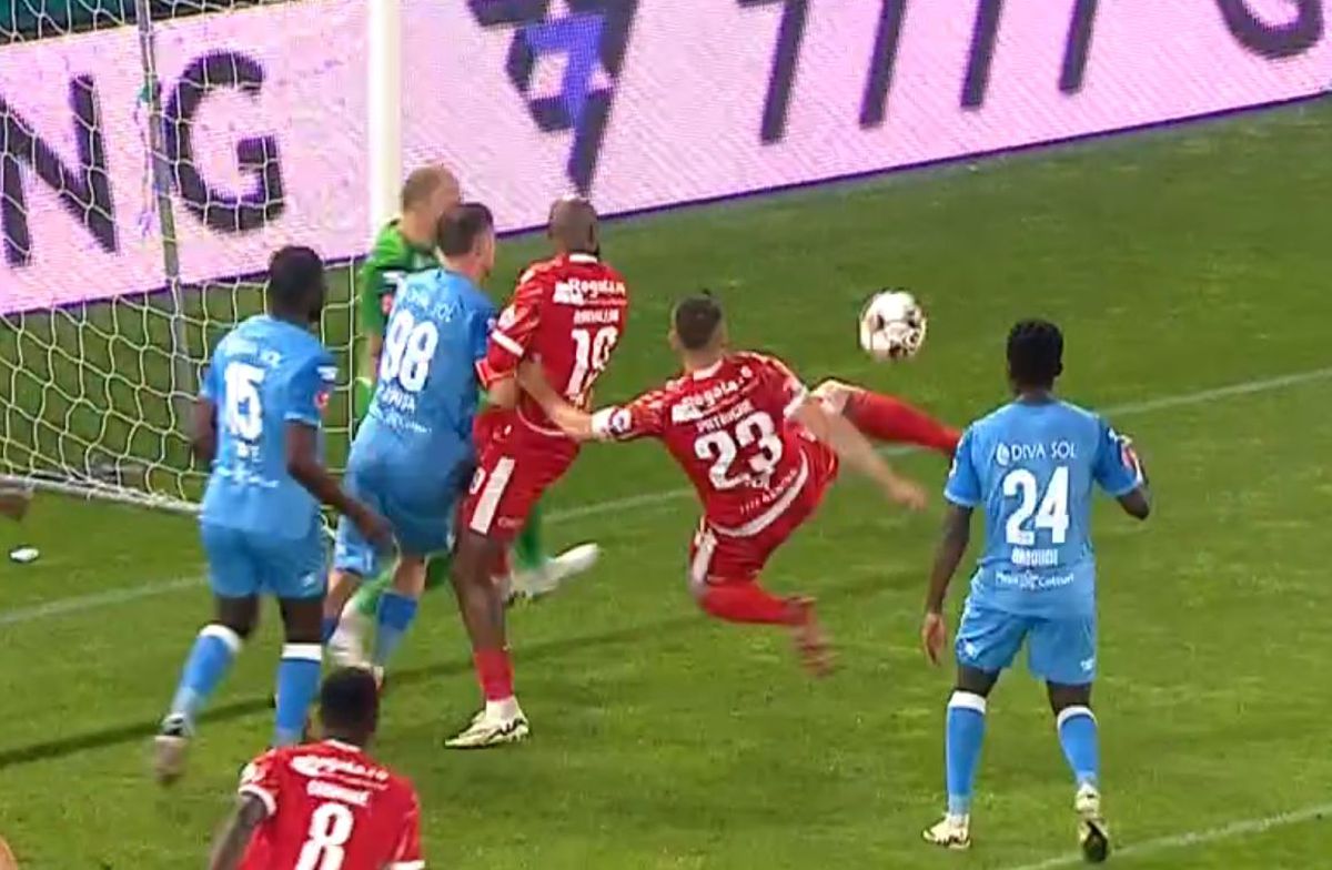 Omul băgat special de Rednic cu Dinamo, două gafe de amator în 5 minute!