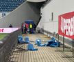 FCU Craiova - Hermannstadt. Scaune aruncate pe teren, meci întrerupt/ foto: Ionuț Iordache (GSP)