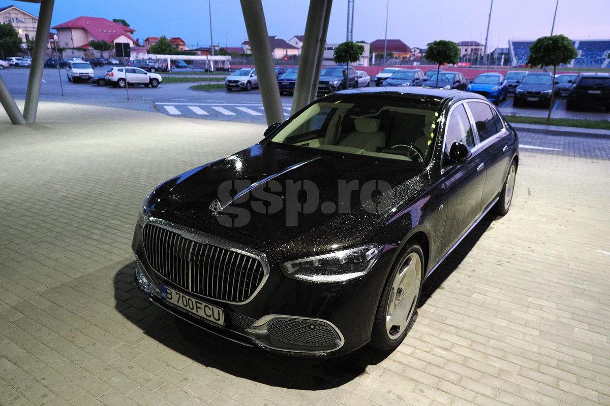 Mititelu a venit cu bolidul de peste 200.000 de euro la FCU Craiova - Hermannstadt » Ce a făcut înainte de meci