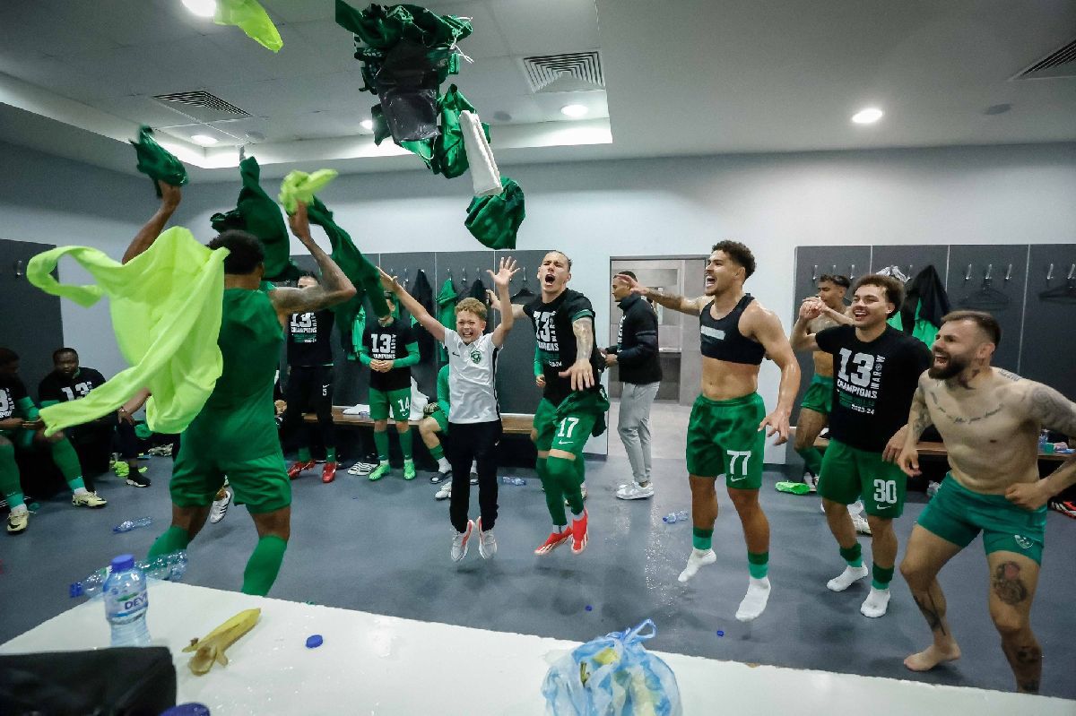 Al 13-lea titlu la rând pentru echipa peste care FCSB poate da în preliminarii » Un român, la „patru ace” în mijlocul petrecerii de pe gazon