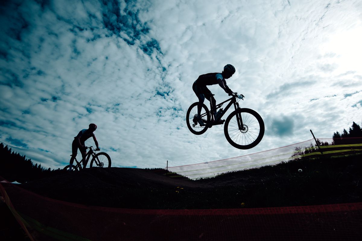 O junioare din Slovenia face senzație la Campionatele Europene de Mountain Bike