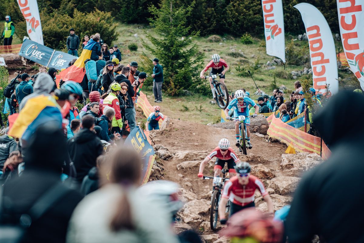 O junioare din Slovenia face senzație la Campionatele Europene de Mountain Bike