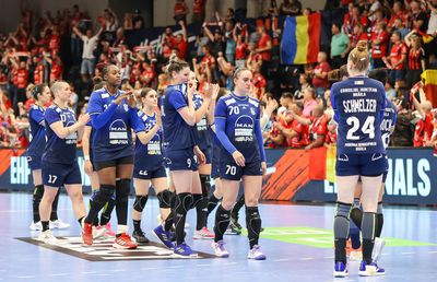 Dunărea Brăila ratează dramatic, la 7 metri, bronzul din EHF European League, după ce revenise de la minus 7 goluri în repriza a doua!