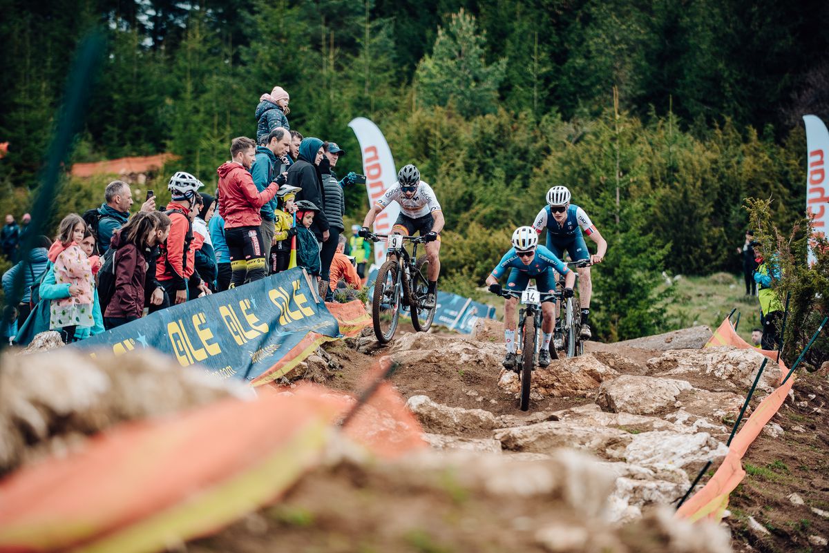 O junioare din Slovenia face senzație la Campionatele Europene de Mountain Bike