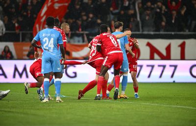 3 legende o pun în gardă pe Dinamo, la petrecerea de aniversare, înainte de baraj: „E dureros să spun asta”