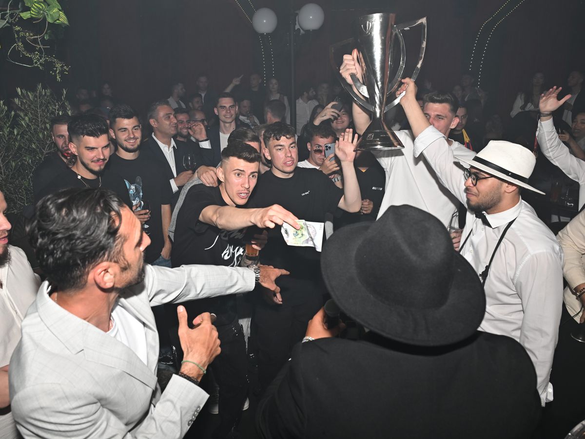 FCSB, imagini de la petrecerea de titlu. Foto: Răzvan Păsărică