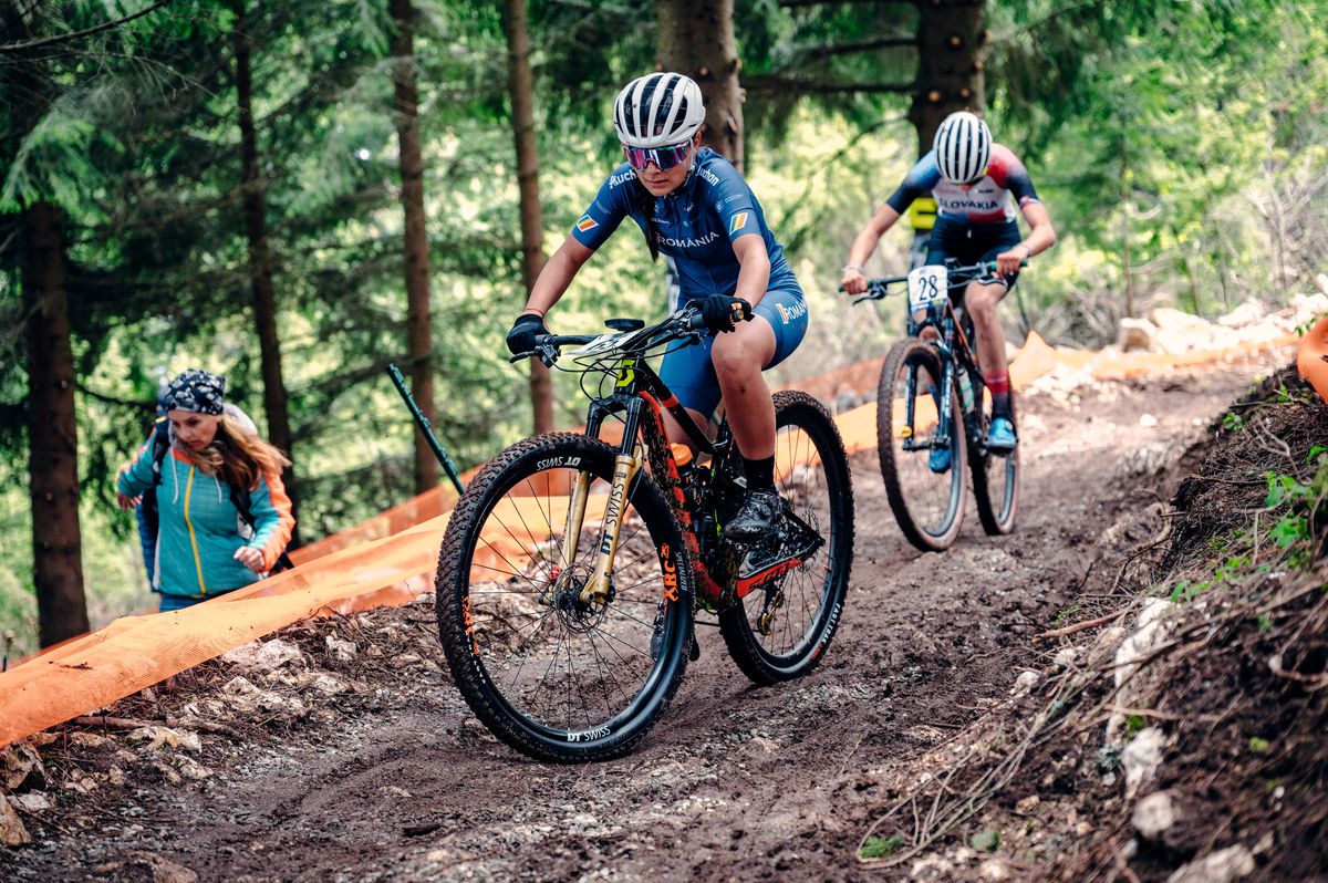 O junioare din Slovenia face senzație la Campionatele Europene de Mountain Bike