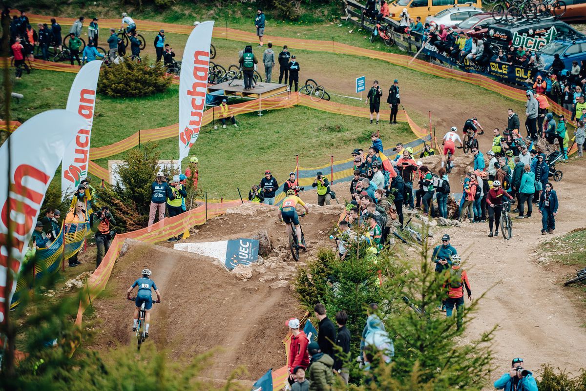 O junioare din Slovenia face senzație la Campionatele Europene de Mountain Bike