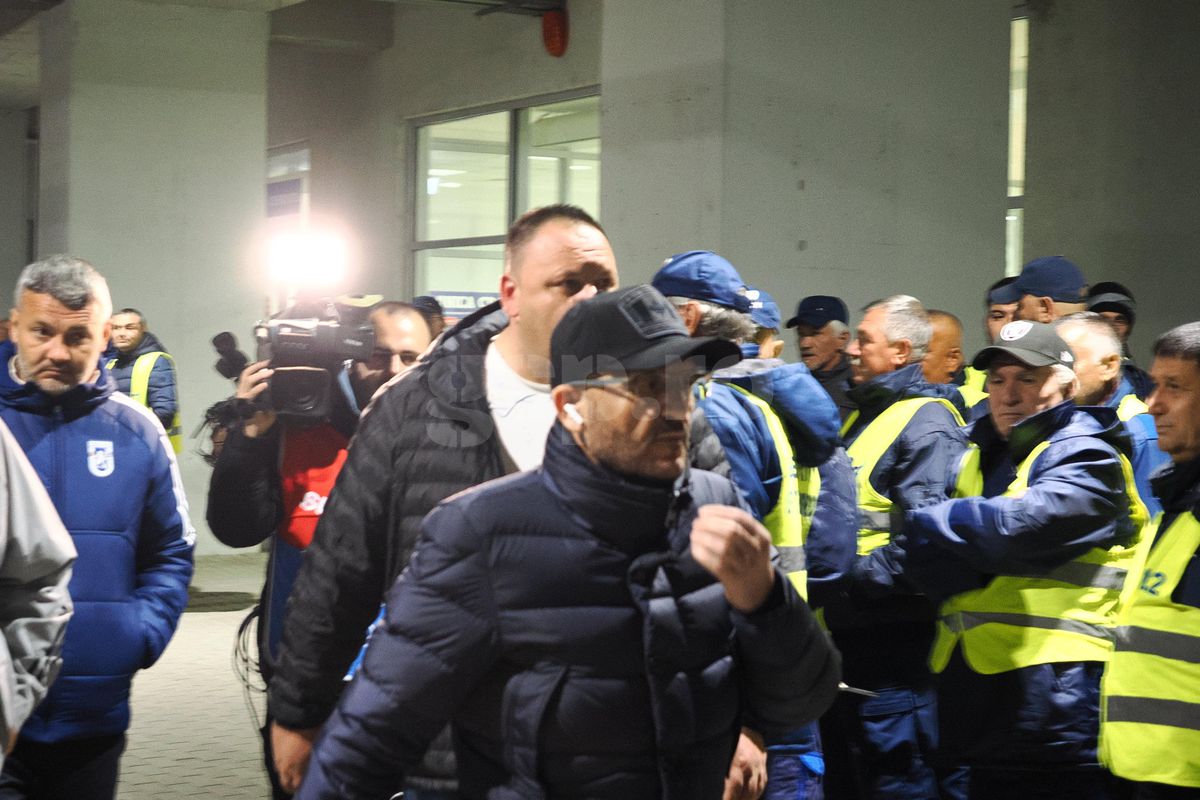 Adrian Mititelu s-a dus direct la vestiare: ce s-a întâmplat imediat după ce FCU Craiova a retrogradat + imaginile surprinse de reporterii GSP