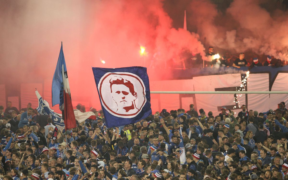 Kiel a promovat în Bundesliga. Suporterii au declanșat fiesta